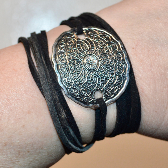 ♥️🌹💘 3 for 20/ Tie Wrap Silver Bracelet Cuff Yoga Boho Faux Leather - Picture 4 of 8